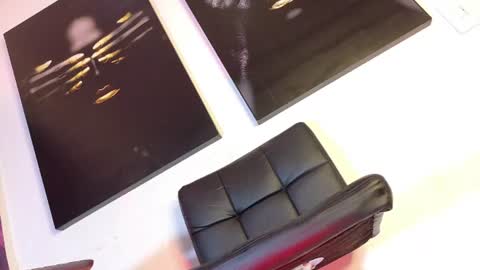 Snapshot of quuen_valery chatting on July 4, 2026, 7:03 am quuen_valery online show from July 4, 2026, 7:03 am
