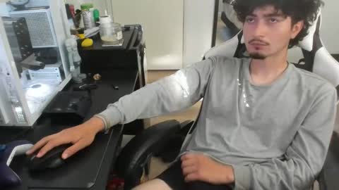 qwert4206 online show from April 8, 2026, 12:10 am