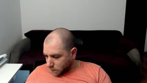 R0bila online show from December 19, 2025, 11:45 pm