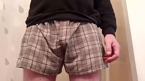 Snapshot of r27822204 chatting on January 2, 2025, 6:01 pm r2424 online show from January 2, 2025, 6:01 pm