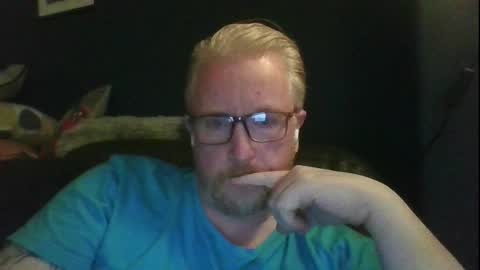 Snapshot of r_o_h_a_n chatting on November 17, 2025, 11:43 pm r_o_h_a_n online show from November 17, 2025, 11:43 pm