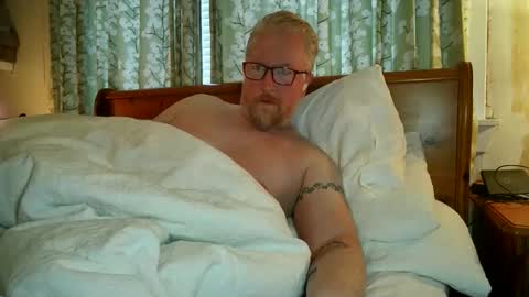 Snapshot of r_o_h_a_n chatting on December 3, 2025, 9:51 am r_o_h_a_n online show from December 3, 2025, 9:51 am