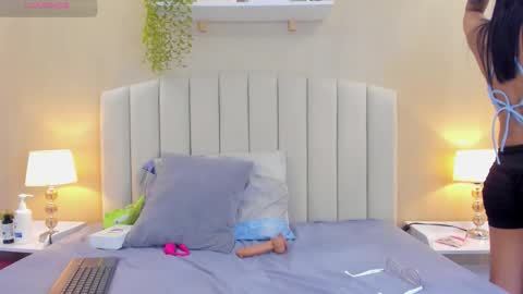 Rachel Donnelly online show from March 10, 2026, 2:16 am