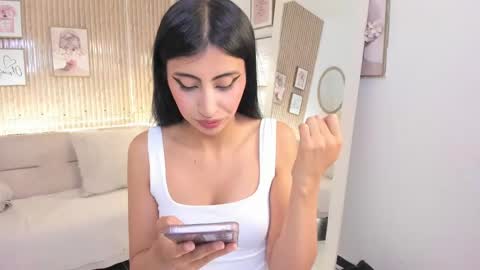 RACHEL ES online show from September 23, 2025, 12:08 pm