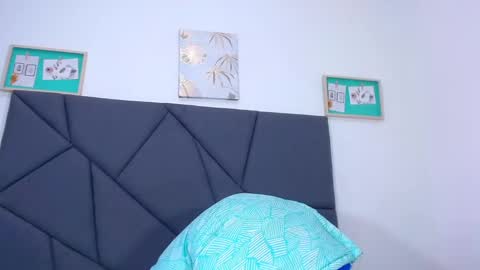 MALIKA Z online show from December 14, 2024, 6:20 pm