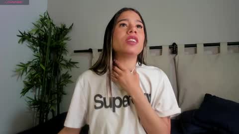 Snapshot of rachell_criss chatting on April 28, 2026, 4:06 am Rachell online show from April 28, 2026, 4:06 am