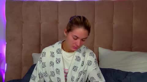 RachellSimpson online show from September 17, 2025, 6:31 pm