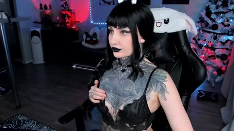  Miko Pleasee help me get 100 likes online show from February 4, 2025, 2:10 pm