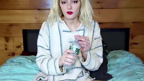 Snapshot of rachelxprice chatting on January 16, 2025, 7:41 pm Rachel Price online show from January 16, 2025, 7:41 pm