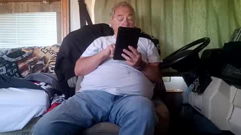 Snapshot of radiomantim chatting on April 23, 2026, 3:03 pm Radioman for fun online show from April 23, 2026, 3:03 pm