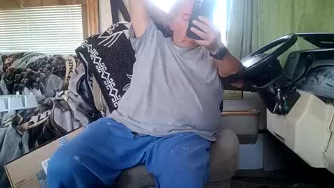 Snapshot of radiomantim chatting on June 8, 2026, 2:50 pm Radioman for fun online show from June 8, 2026, 2:50 pm