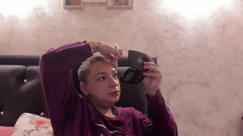 raelledarkstar online show from December 15, 2025, 7:56 am