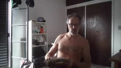 Snapshot of rafaelsel chatting on December 1, 2025, 8:47 pm Big Uncle Jungle online show from December 1, 2025, 8:47 pm