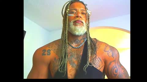 Snapshot of ragnarrock25 chatting on December 21, 2025, 10:28 pm ragnar online show from December 21, 2025, 10:28 pm