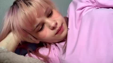 Eshly online show from April 16, 2026, 8:48 am