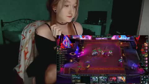 Kate online show from April 23, 2026, 9:50 pm