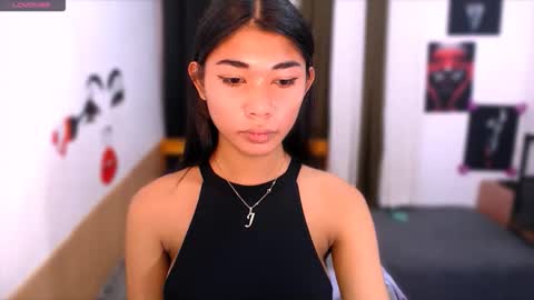 raindrizzle1706 online show from March 26, 2026, 10:48 pm