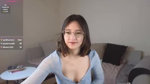 rainybella online show from October 12, 2025, 7:18 am