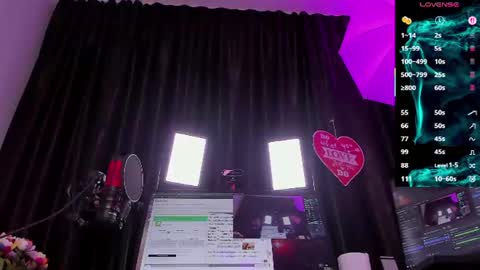 Snapshot of raissa_sky26 chatting on June 26, 2026, 2:38 am Laura online show from June 26, 2026, 2:38 am