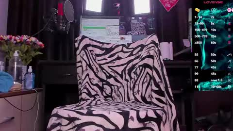 Snapshot of raissa_sky26 chatting on July 14, 2026, 3:00 am Laura online show from July 14, 2026, 3:00 am