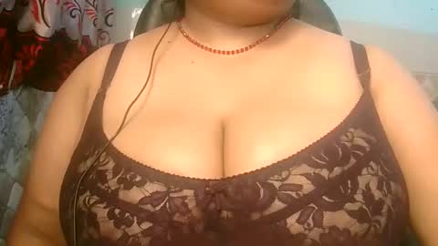 rakhi33888 online show from November 4, 2025, 5:01 pm