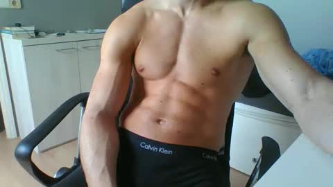 ramonjoosse2001 online show from June 3, 2026, 11:24 am