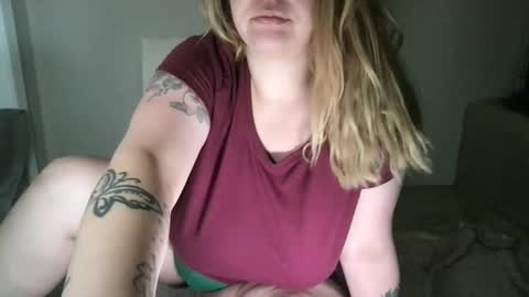 Snapshot of randiigirl69 chatting on December 16, 2025, 11:26 am Randii online show from December 16, 2025, 11:26 am