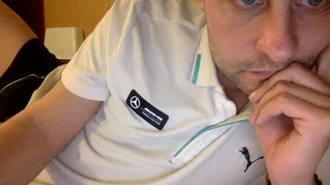 Snapshot of randobad12 chatting on December 14, 2025, 8:46 pm randobad12 online show from December 14, 2025, 8:46 pm