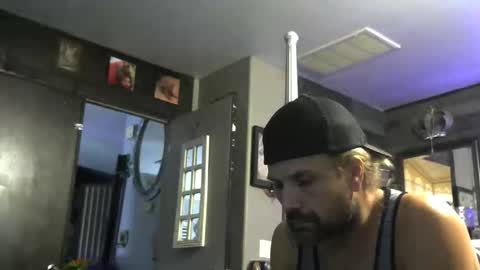 Randy8inbater online show from November 3, 2025, 6:14 am