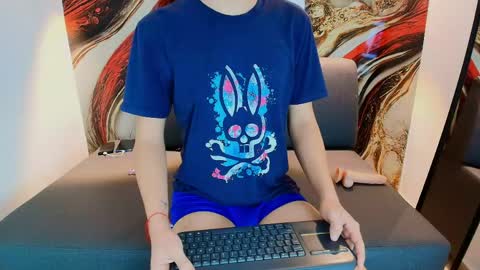 raphael_nyon1 online show from June 5, 2026, 6:52 am