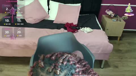 Snapshot of raqueljones_ chatting on December 20, 2024, 1:47 am Raquel online show from December 20, 2024, 1:47 am