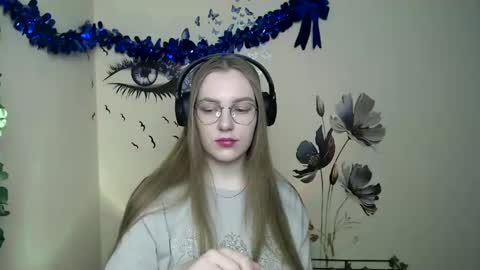 raspberry0101 online show from January 6, 2025, 7:56 pm