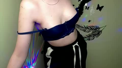 raspberry0101 online show from January 23, 2025, 8:13 pm