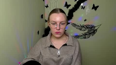 raspberry0101 online show from January 24, 2025, 12:20 am