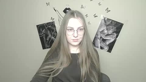 raspberry0101 online show from January 30, 2025, 1:42 pm