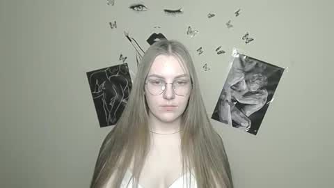 raspberry0101 online show from January 30, 2025, 8:21 pm