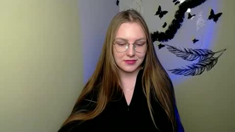 raspberry0101 online show from February 23, 2025, 5:50 pm