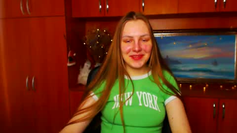 raspberry0101 online show from February 27, 2025, 2:10 pm