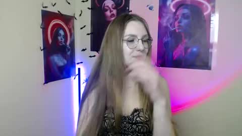 raspberry0101 online show from October 24, 2025, 7:43 pm