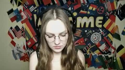 raspberry0101 online show from November 24, 2025, 1:11 pm