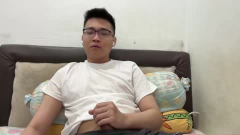 randomnaut online show from December 5, 2024, 6:44 pm