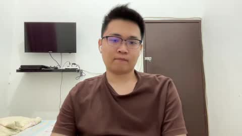 randomnaut online show from February 18, 2025, 3:21 pm