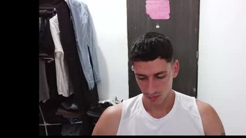 Snapshot of raul240335 chatting on July 18, 2026, 4:22 pm Raul online show from July 18, 2026, 4:22 pm
