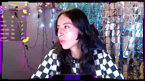Snapshot of rav3nx_ chatting on May 12, 2026, 10:51 pm online show from May 12, 2026, 10:51 pm