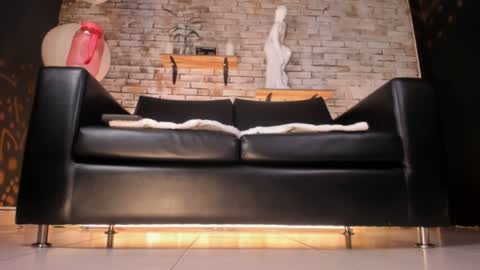   online show from February 5, 2025, 7:10 pm