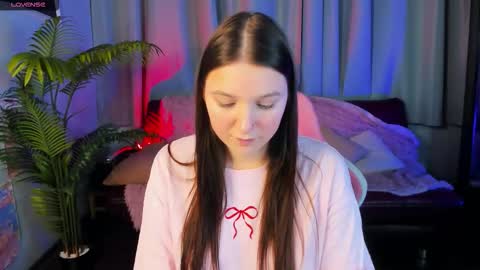 Snapshot of raven_crowe chatting on March 4, 2026, 1:50 pm Raven online show from March 4, 2026, 1:50 pm