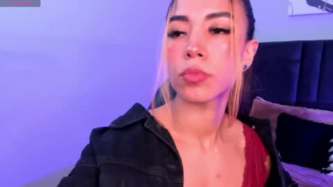 Snapshot of raven_dooll chatting on May 26, 2026, 10:39 pm Raven online show from May 26, 2026, 10:39 pm