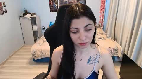 raven_haired_goddess online show from February 23, 2026, 8:22 am