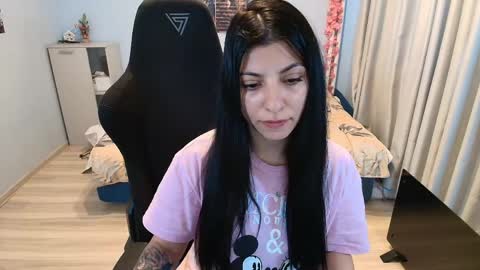 Snapshot of raven_haired_goddess chatting on April 27, 2026, 6:33 am raven_haired_goddess online show from April 27, 2026, 6:33 am
