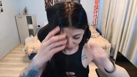Snapshot of raven_haired_goddess chatting on May 4, 2026, 7:04 am raven_haired_goddess online show from May 4, 2026, 7:04 am